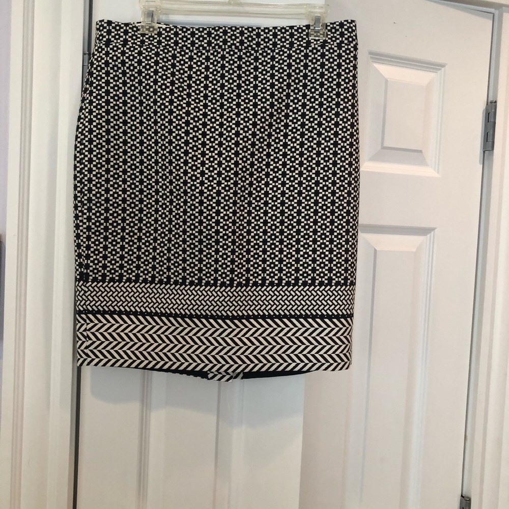 J crew pencil skirt in pretty pattern